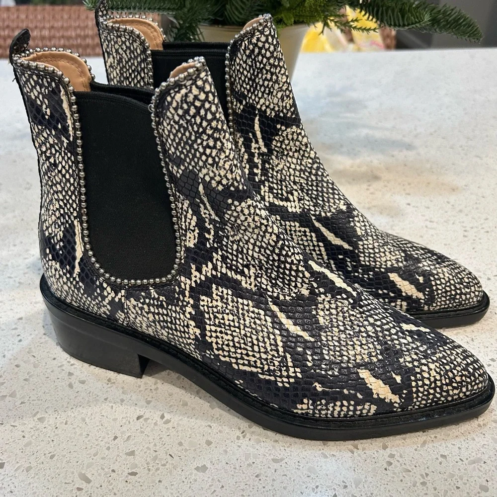COACH Women's Bowery Snakeskin Beadchain Chelsea Booties 8M‎